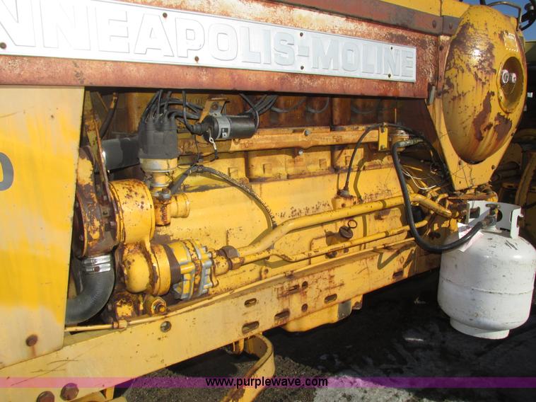 image for item J8750 1967 Minneapolis Moline G900 tractor