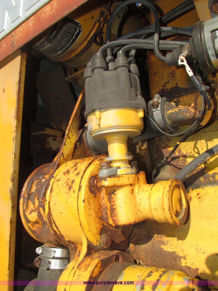 image for item J8750 1967 Minneapolis Moline G900 tractor