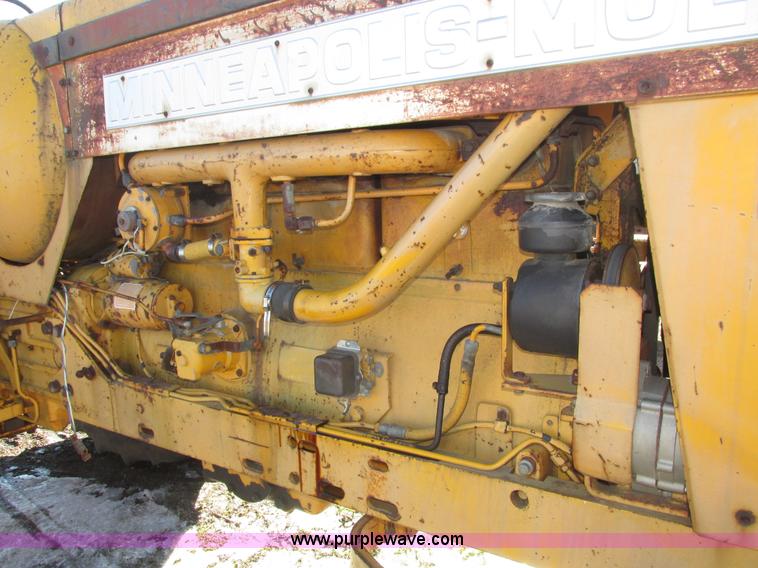 image for item J8750 1967 Minneapolis Moline G900 tractor