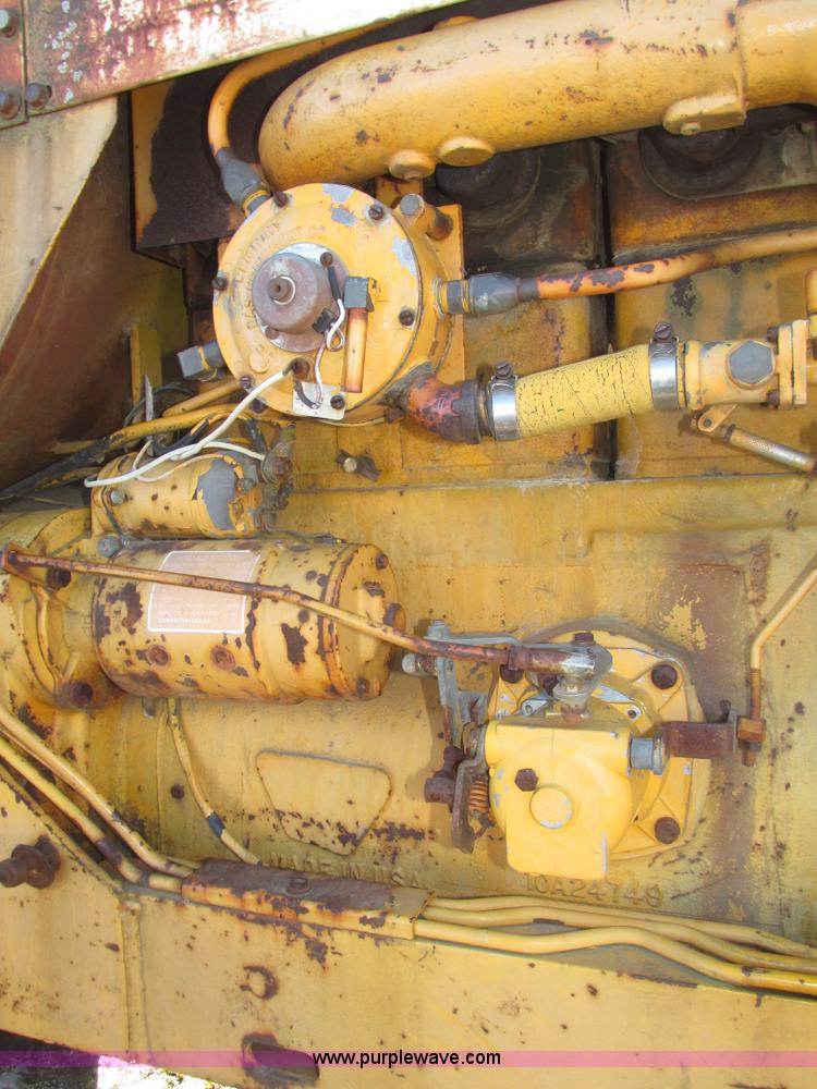 image for item J8750 1967 Minneapolis Moline G900 tractor