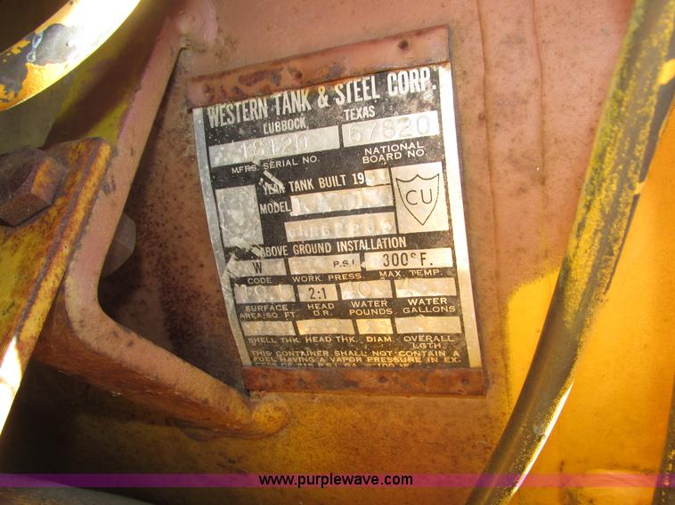 image for item J8750 1967 Minneapolis Moline G900 tractor