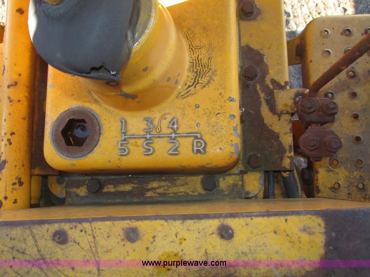 image for item J8750 1967 Minneapolis Moline G900 tractor