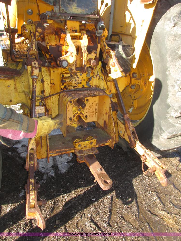 image for item J8750 1967 Minneapolis Moline G900 tractor