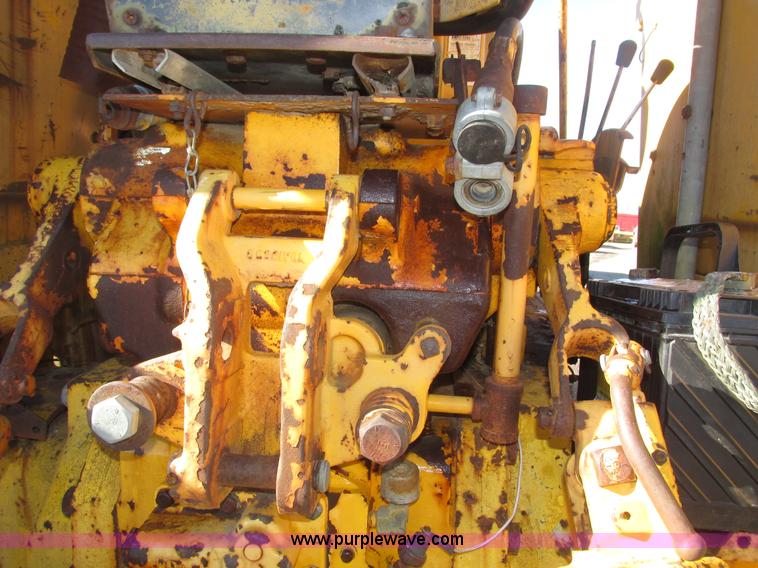 image for item J8750 1967 Minneapolis Moline G900 tractor