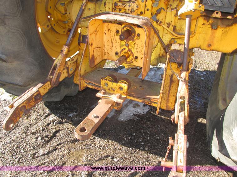 image for item J8750 1967 Minneapolis Moline G900 tractor