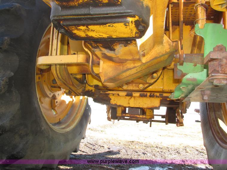 image for item J8750 1967 Minneapolis Moline G900 tractor