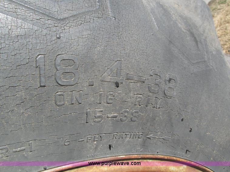 image for item J8750 1967 Minneapolis Moline G900 tractor