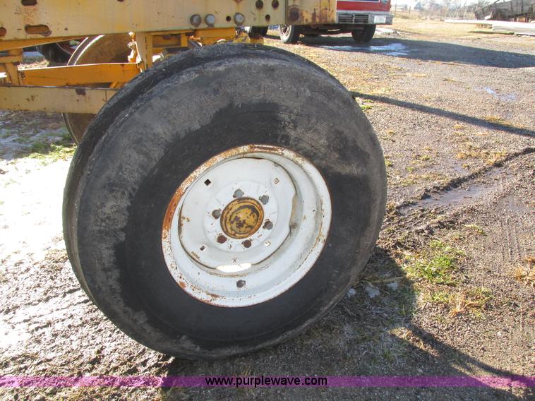 image for item J8750 1967 Minneapolis Moline G900 tractor