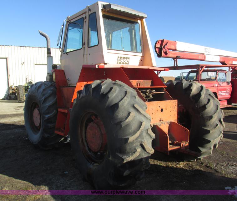 image for item J8751 1972 Case 2470 Traction King 4WD tractor