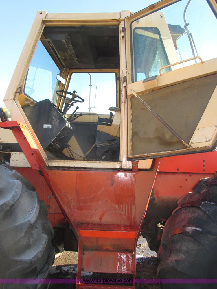 image for item J8751 1972 Case 2470 Traction King 4WD tractor