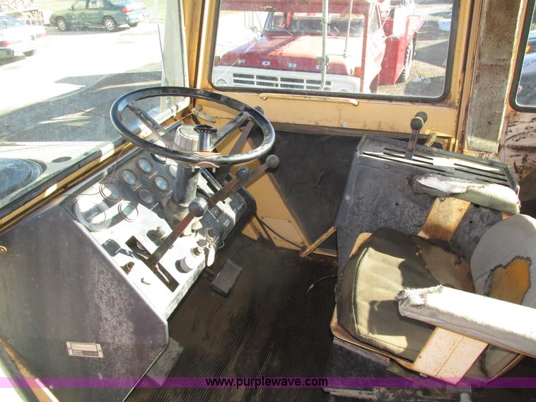 image for item J8751 1972 Case 2470 Traction King 4WD tractor