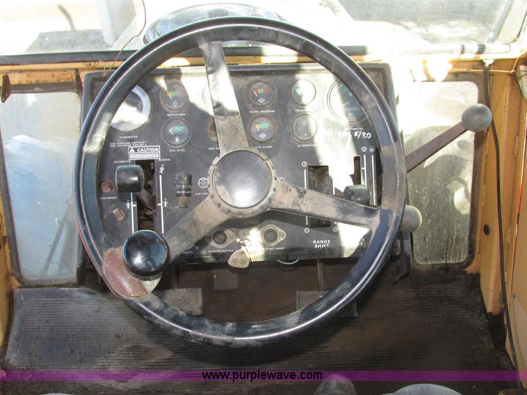 image for item J8751 1972 Case 2470 Traction King 4WD tractor