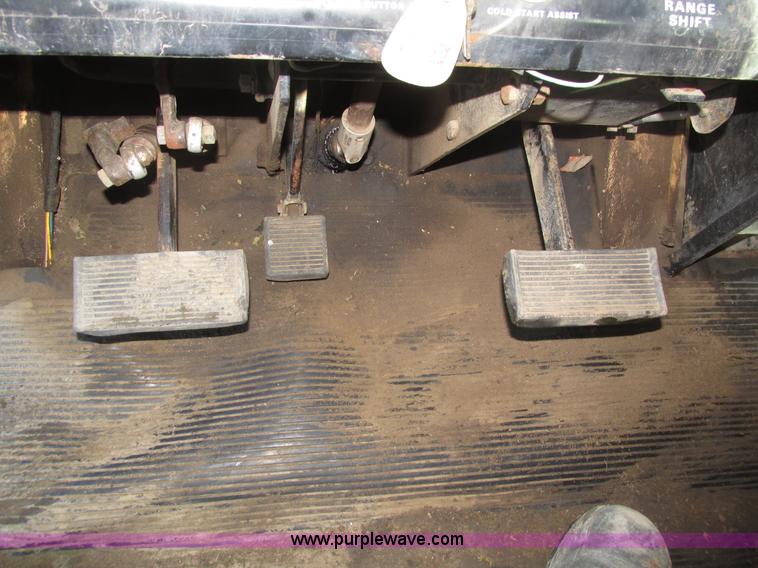 image for item J8751 1972 Case 2470 Traction King 4WD tractor