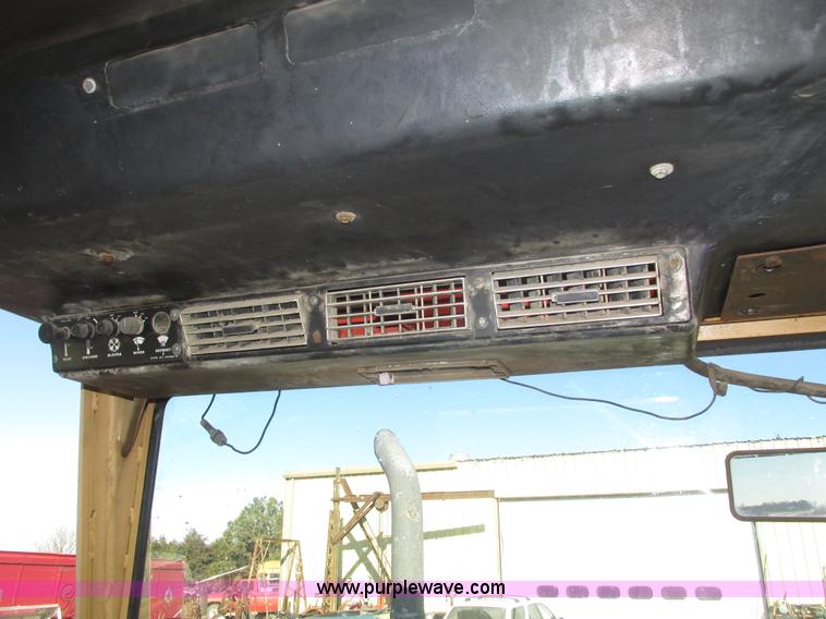 image for item J8751 1972 Case 2470 Traction King 4WD tractor