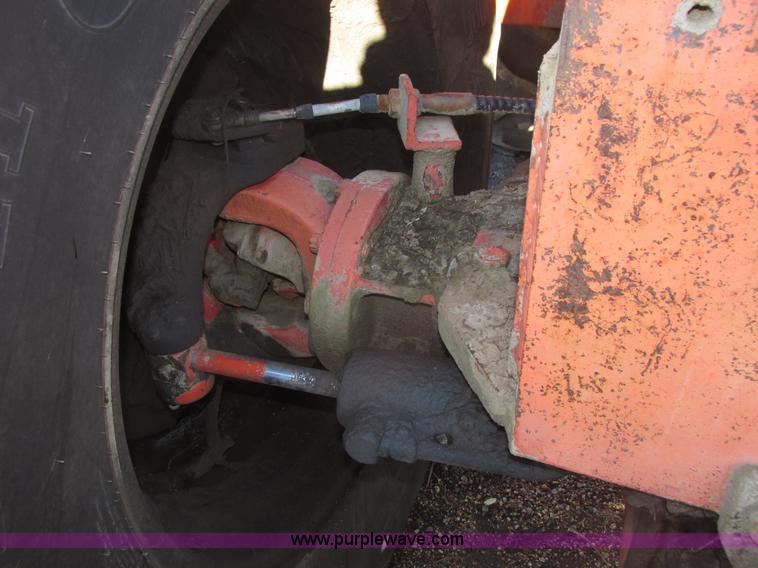 image for item J8751 1972 Case 2470 Traction King 4WD tractor