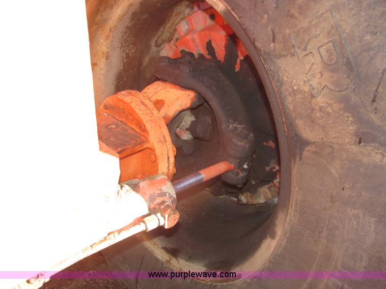 image for item J8751 1972 Case 2470 Traction King 4WD tractor