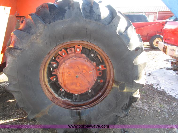 image for item J8751 1972 Case 2470 Traction King 4WD tractor