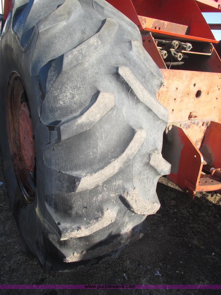 image for item J8751 1972 Case 2470 Traction King 4WD tractor