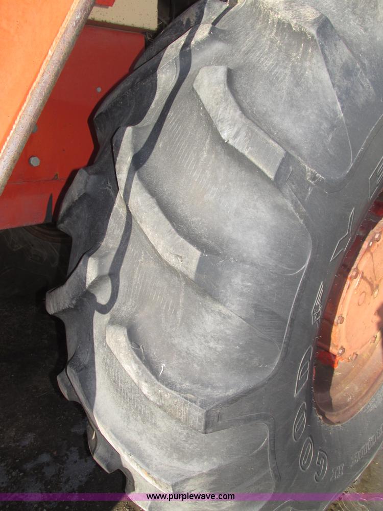 image for item J8751 1972 Case 2470 Traction King 4WD tractor