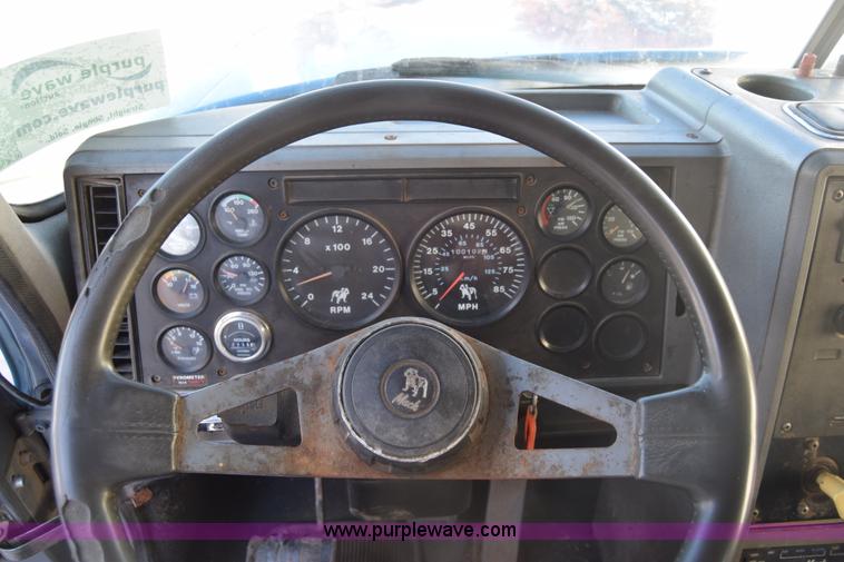 image for item K4985 1991 Mack CH613 fuel truck