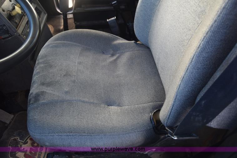 image for item K4985 1991 Mack CH613 fuel truck