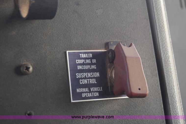 image for item K4985 1991 Mack CH613 fuel truck