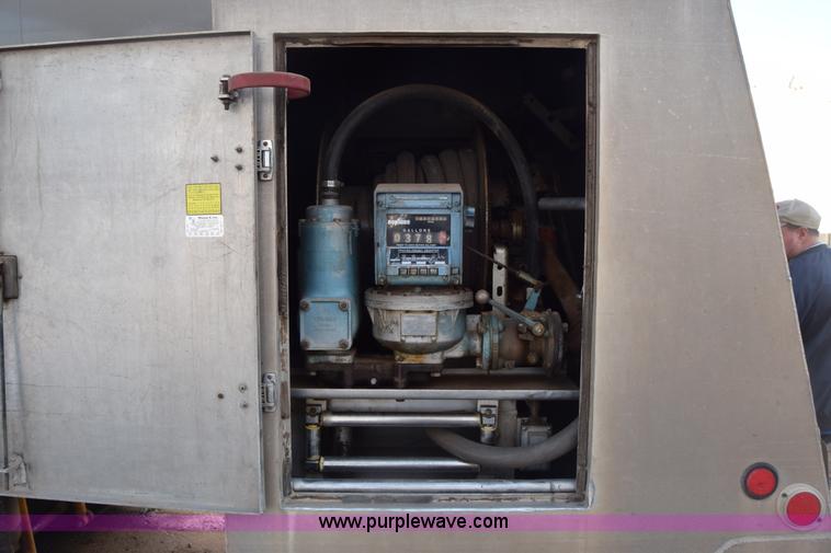 image for item K4985 1991 Mack CH613 fuel truck