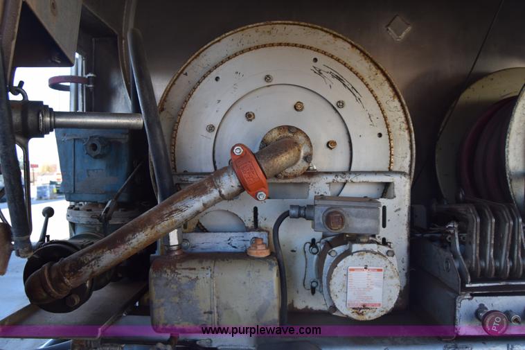 image for item K4985 1991 Mack CH613 fuel truck