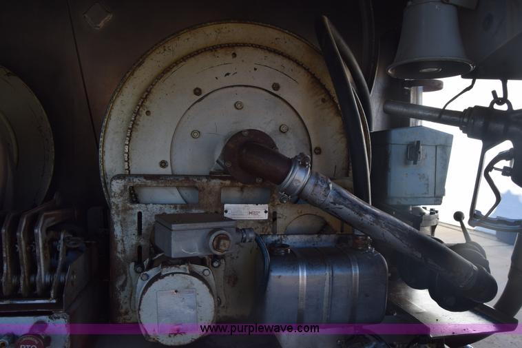 image for item K4985 1991 Mack CH613 fuel truck