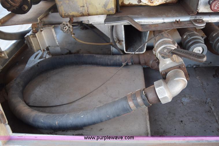 image for item K4985 1991 Mack CH613 fuel truck