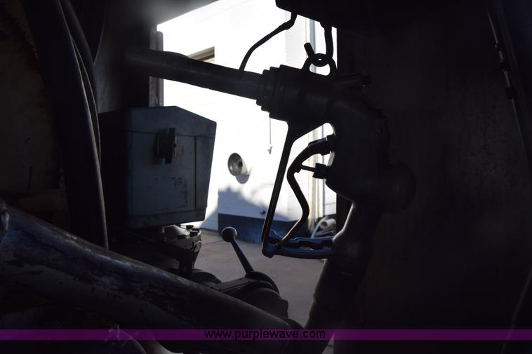 image for item K4985 1991 Mack CH613 fuel truck