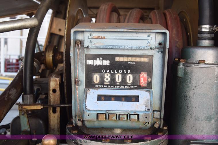 image for item K4985 1991 Mack CH613 fuel truck