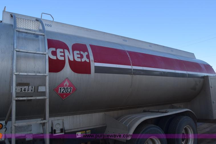 image for item K4985 1991 Mack CH613 fuel truck