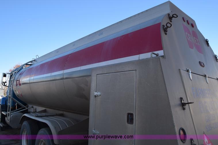 image for item K4985 1991 Mack CH613 fuel truck