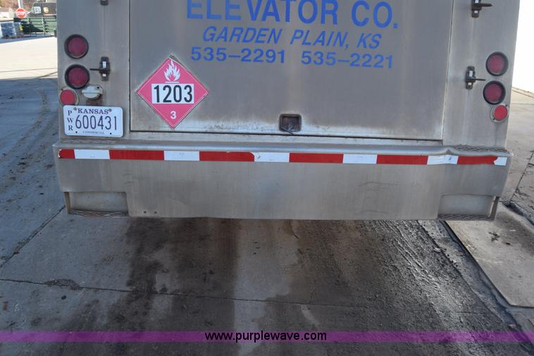 image for item K4985 1991 Mack CH613 fuel truck