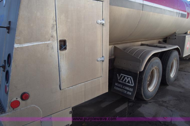 image for item K4985 1991 Mack CH613 fuel truck