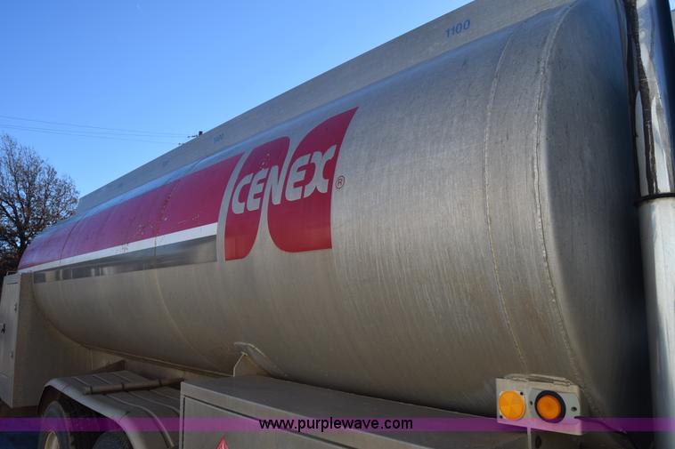 image for item K4985 1991 Mack CH613 fuel truck