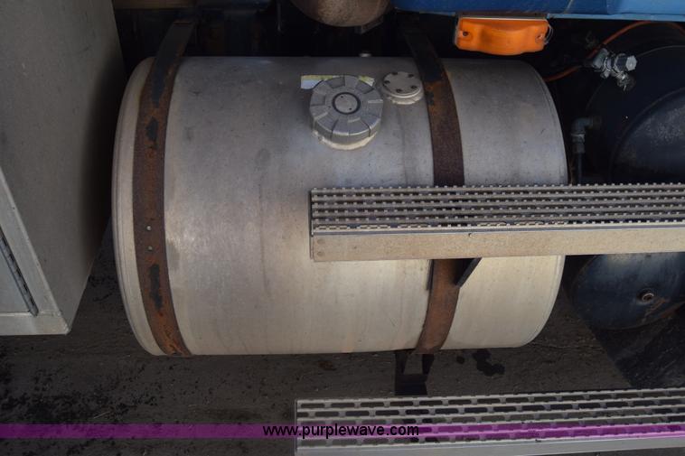 image for item K4985 1991 Mack CH613 fuel truck