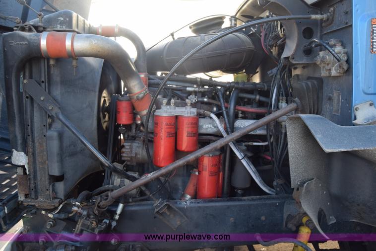 image for item K4985 1991 Mack CH613 fuel truck