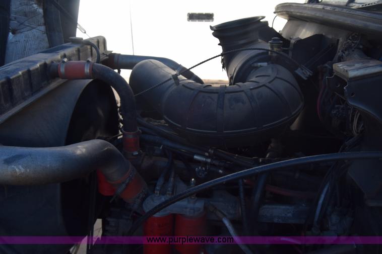 image for item K4985 1991 Mack CH613 fuel truck