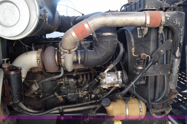 image for item K4985 1991 Mack CH613 fuel truck