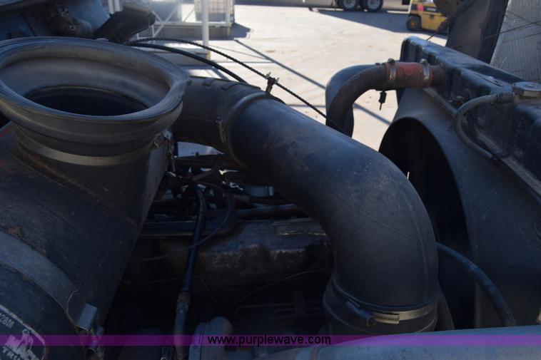 image for item K4985 1991 Mack CH613 fuel truck