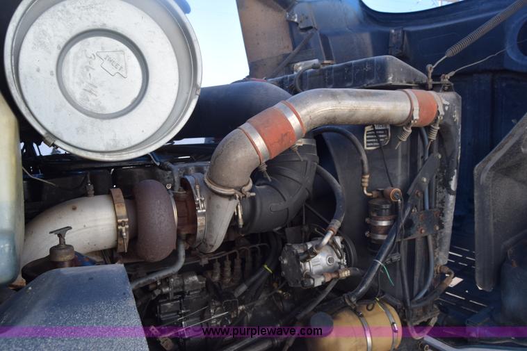 image for item K4985 1991 Mack CH613 fuel truck