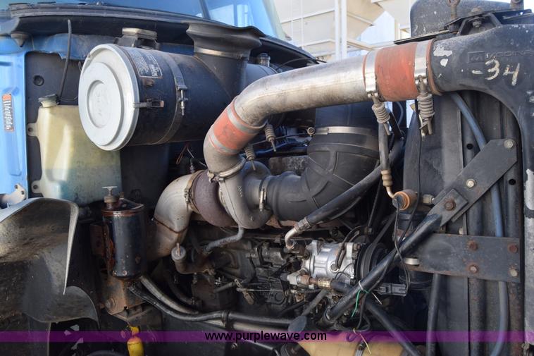 image for item K4985 1991 Mack CH613 fuel truck