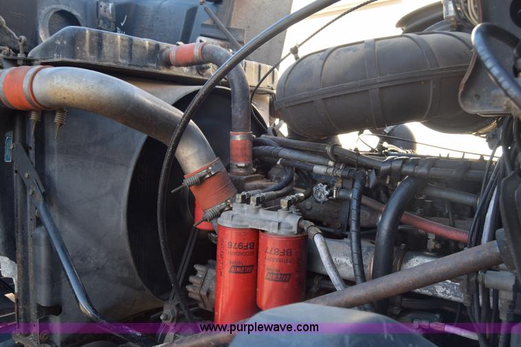 image for item K4985 1991 Mack CH613 fuel truck