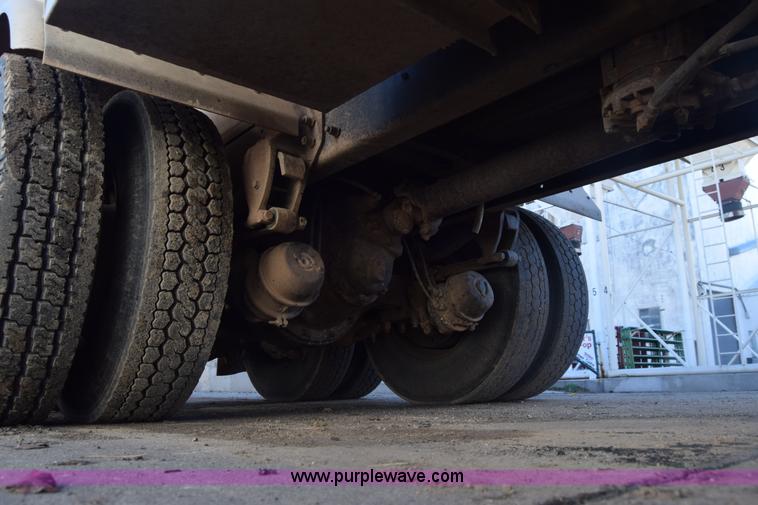 image for item K4985 1991 Mack CH613 fuel truck