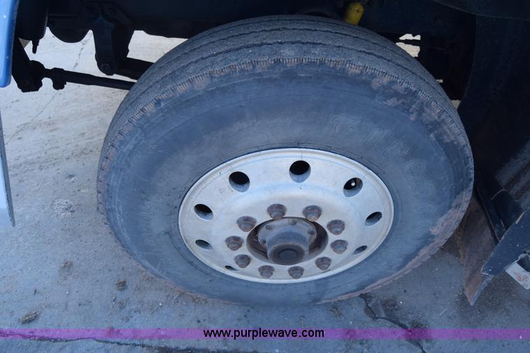 image for item K4985 1991 Mack CH613 fuel truck