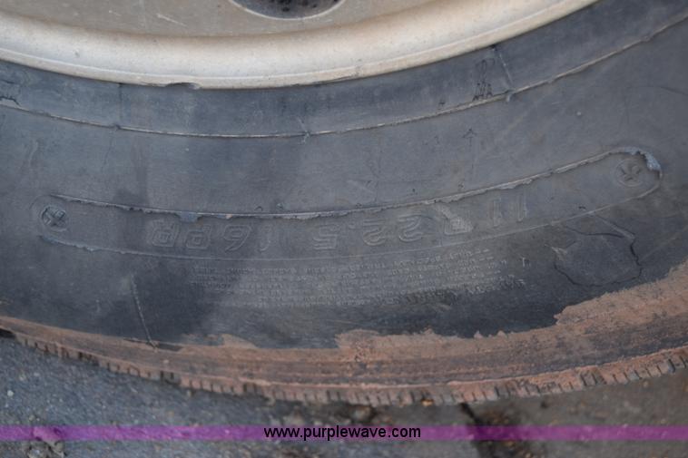 image for item K4985 1991 Mack CH613 fuel truck