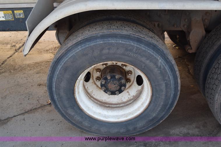 image for item K4985 1991 Mack CH613 fuel truck