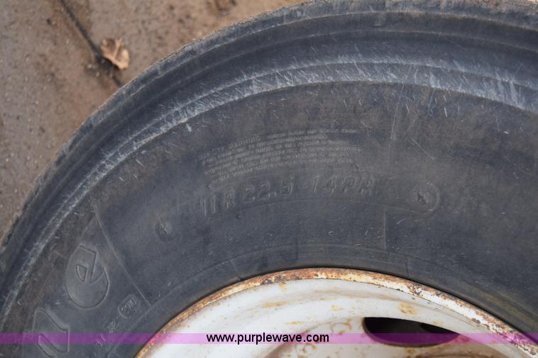 image for item K4985 1991 Mack CH613 fuel truck